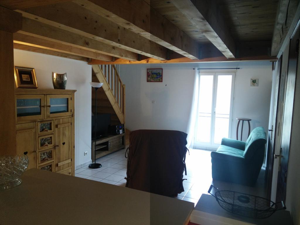 Appartement Anatole France Сан-Жил Екстериор снимка